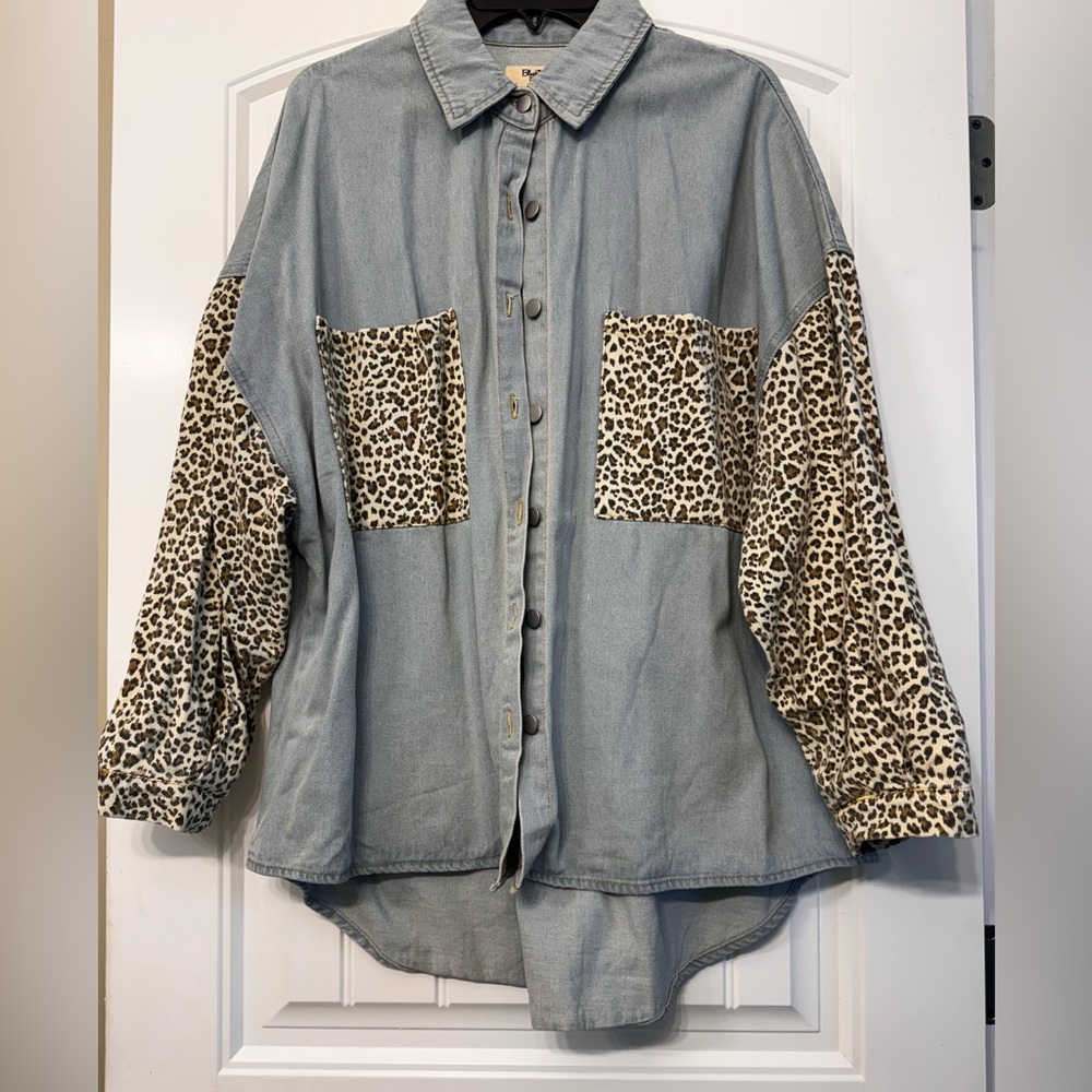 Denim Shaket size Medium
